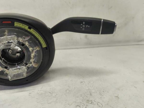 COMMODO VOLANT MERCEDES - Vue 3